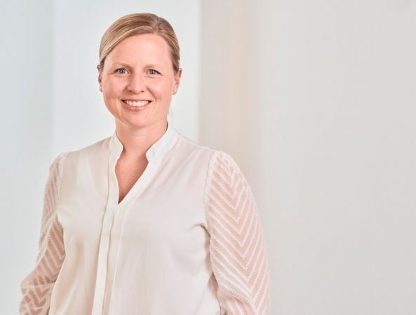 Evelin Roth-Teutsch - Frauenärztinnen Augsburg - Dr. Angelika Maisch · Evelin Roth-Teutsch Evelin Roth-Teutsch - Frauenärztinnen Augsburg - Dr. Angelika Maisch · Evelin Roth-Teutsch